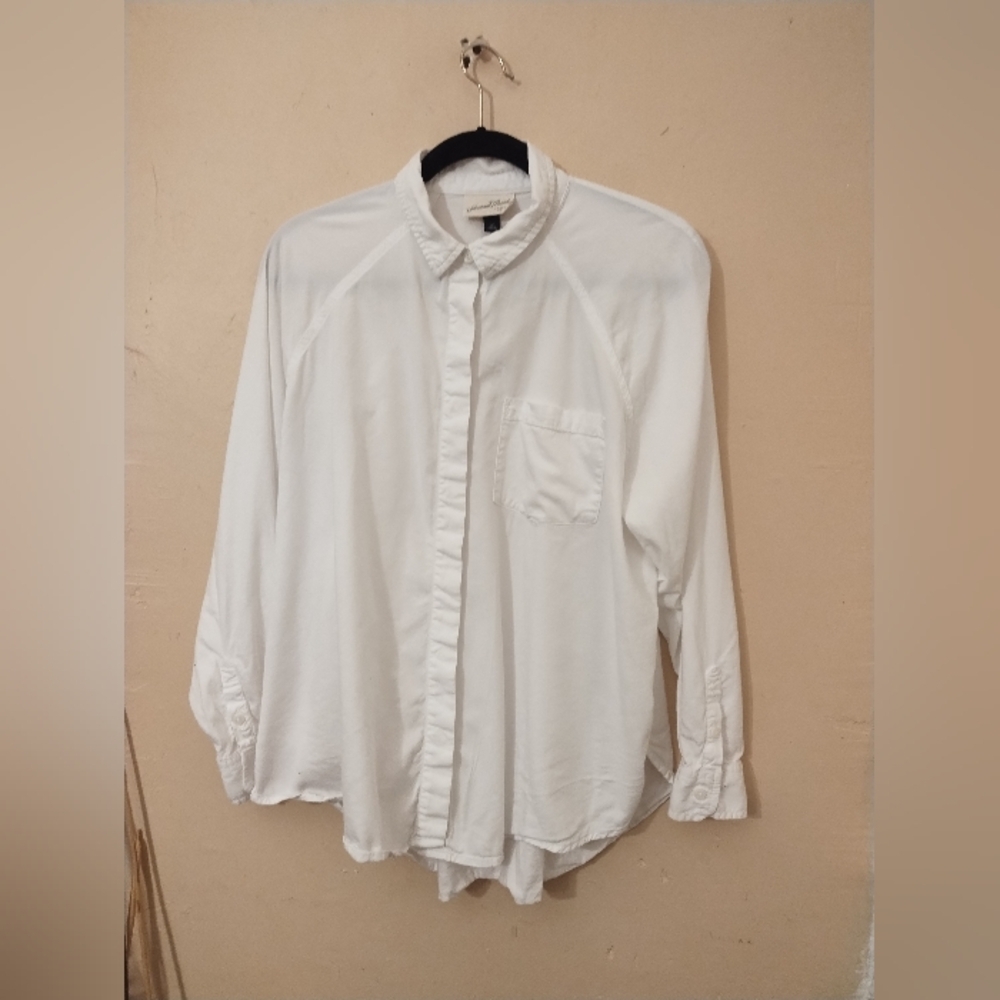 Universal Thread Men's Classic White Long Sleeve‎ Button Down Shirt Size Medium